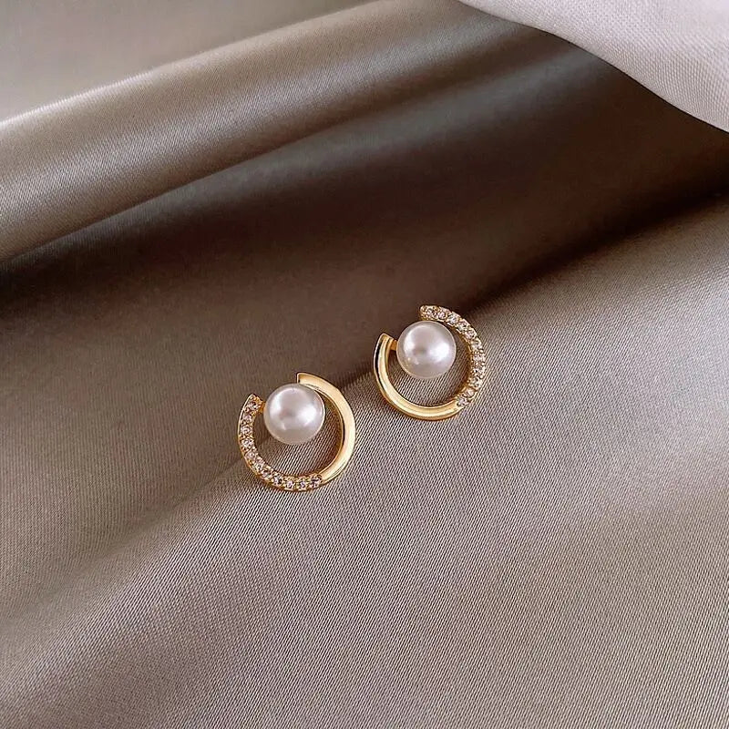 Style trendy earrings
