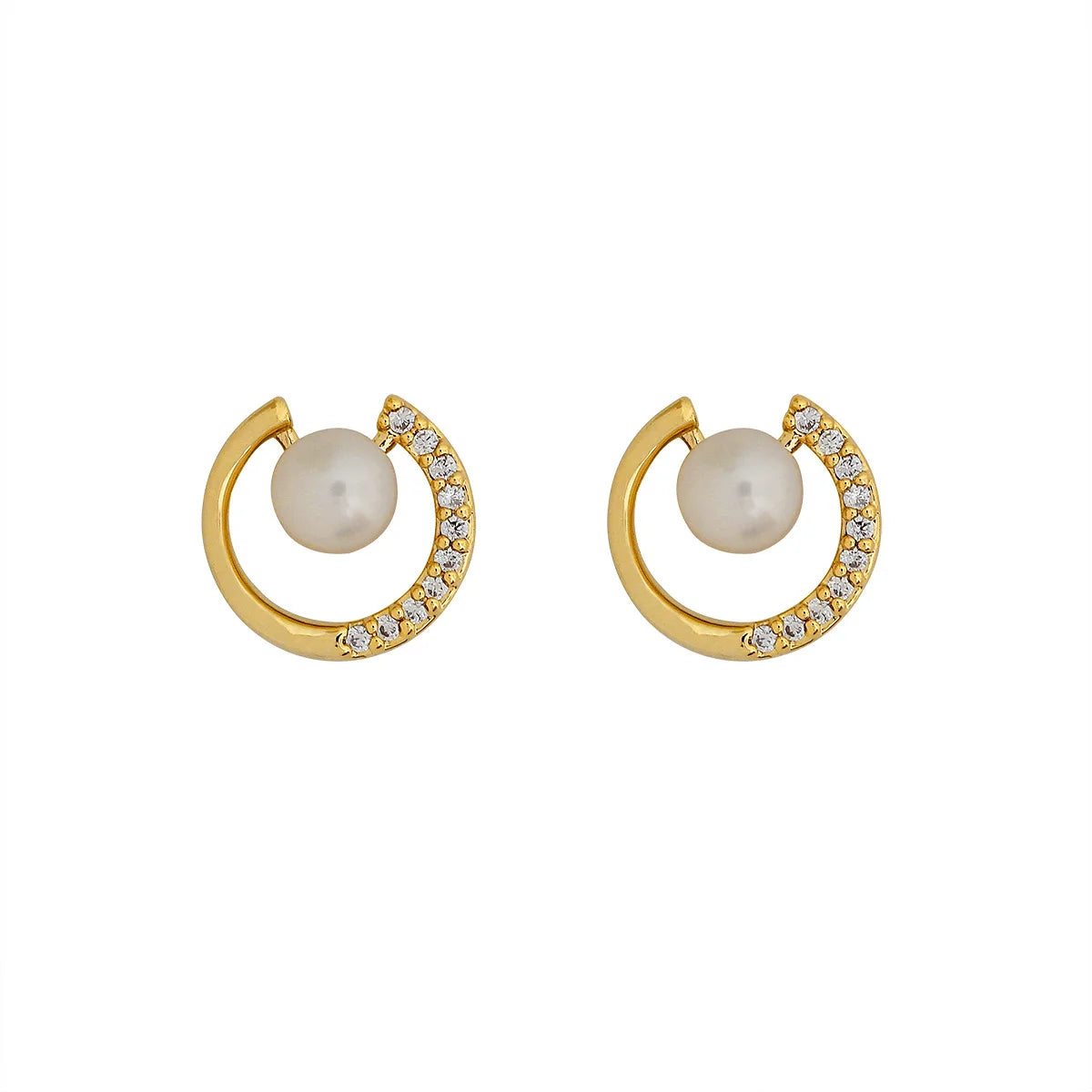 Style trendy earrings