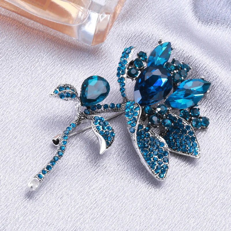 Cute and romantic unisex brooch