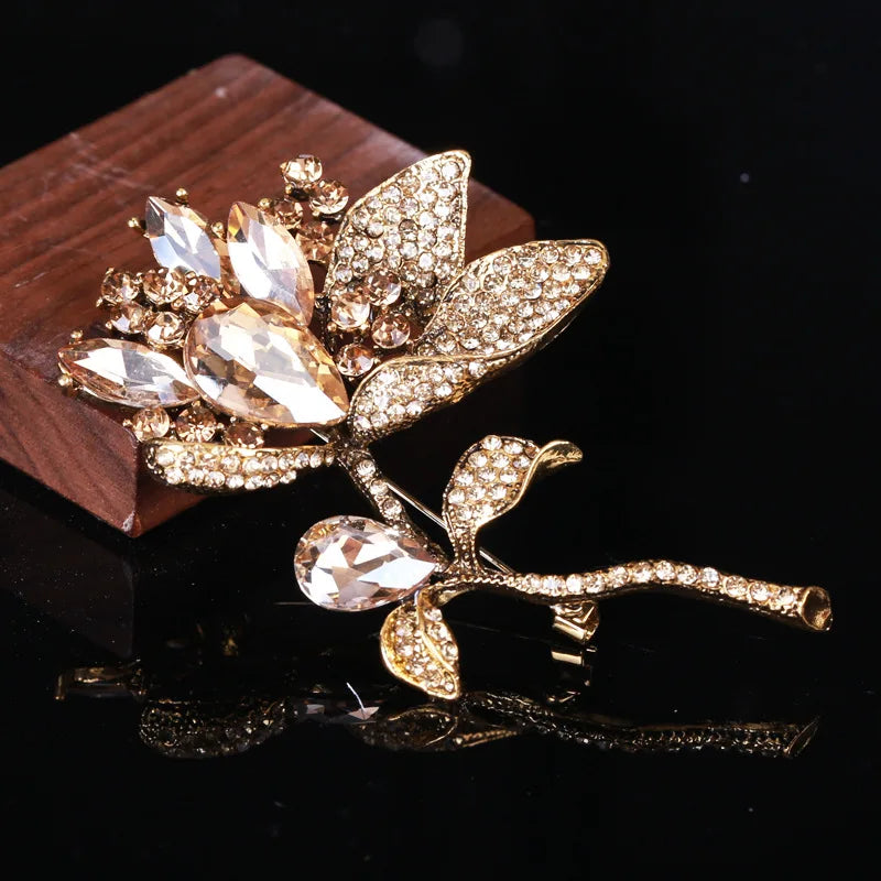 Cute and romantic unisex brooch