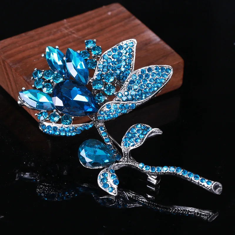 Cute and romantic unisex brooch